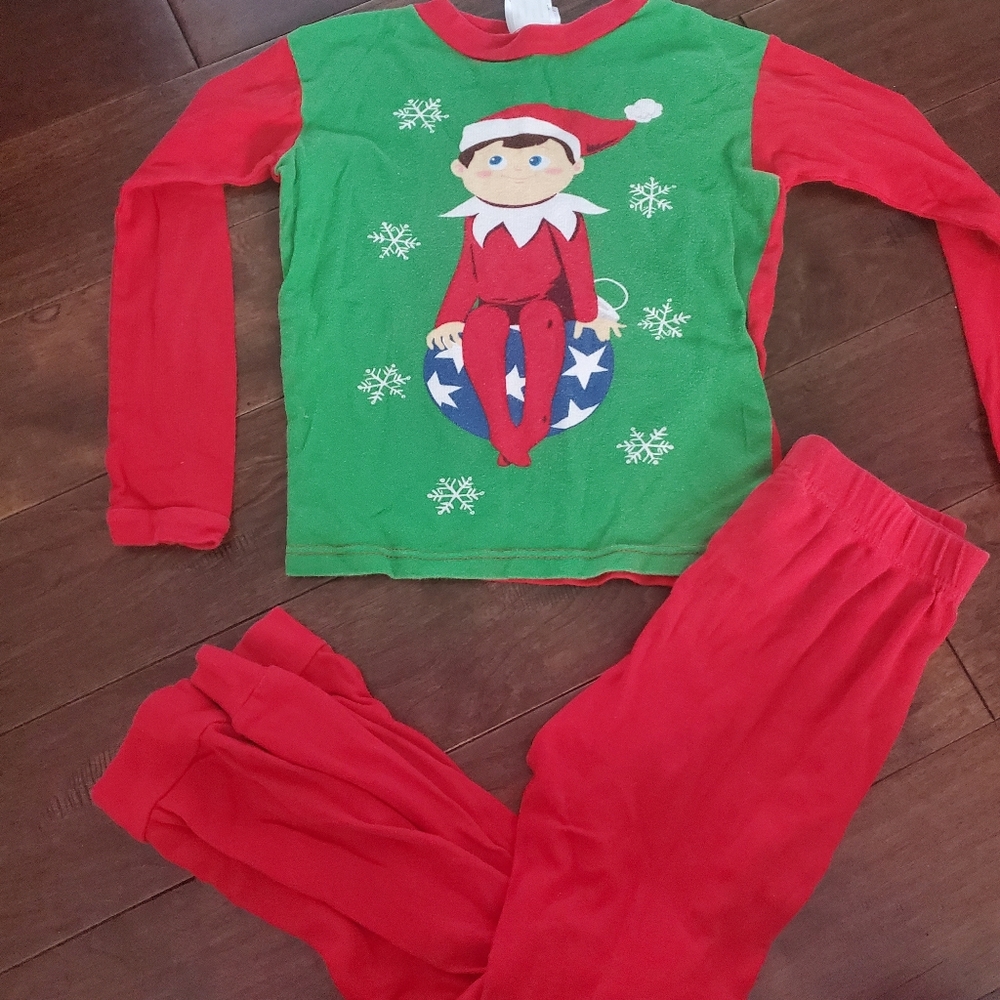Pajamas elf on the shelf.  Fits like size 6 but tag says 10 runs very small